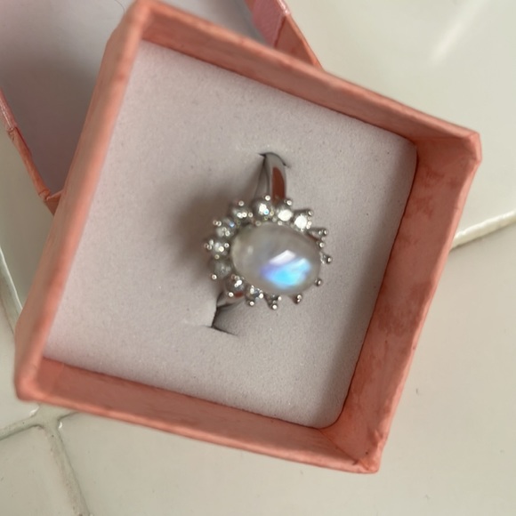 Moonstone ring adjustable - Picture 2 of 3